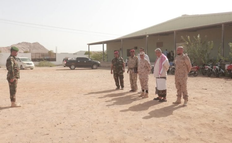 العميد ناصر الذيباني يتفقد دورة الاستجداد لأفراد المؤسسة الاقتصادية بساحل حضرموت