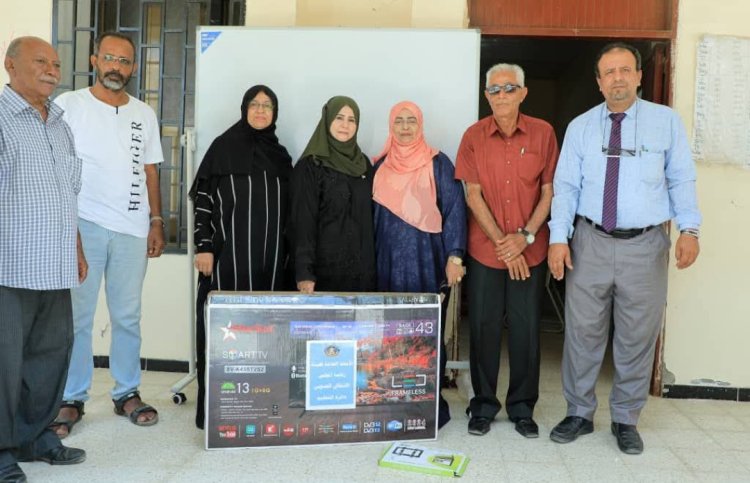 الأمانة العامة تدشن برنامج رفد المدارس الثانوية بالوسائل التعليمية الحديثة في العاصمة عدن