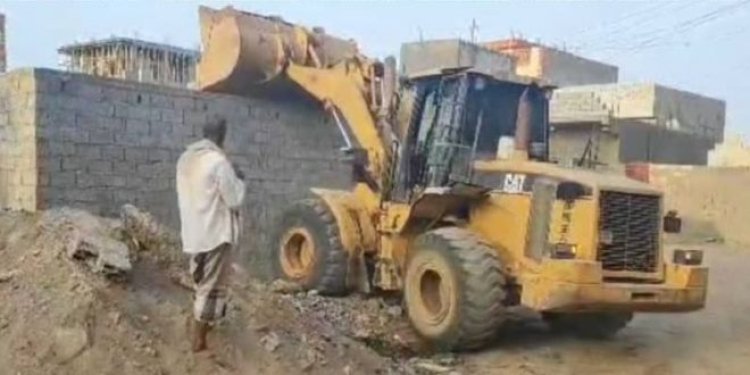 بتوجيهات كمال الحالمي.. إزالة بناء عشوائي مخالف في جعولة دار سعد ‏