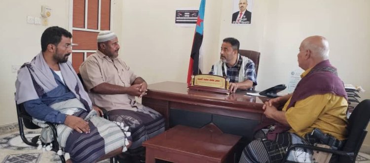 رئيس تنفيذية انتقالي أبين يلتقي قيادة جبهة ثرة ويشيد بالصمود البطولي للمقاتلين