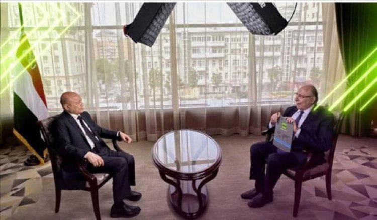 العليمي يكشف تفاصيل تدمير أربع طائرات في مطار صنعاء