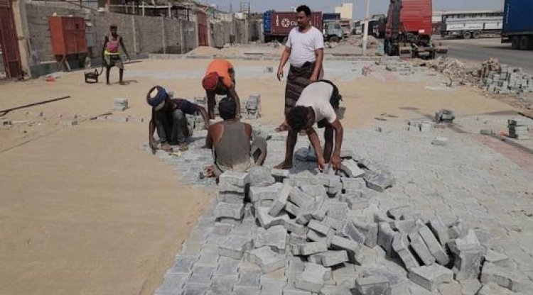 استمرار أعمال تطوير شوارع المنطقة الصناعية في المنصورة