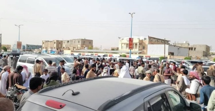 في موكب جنائزي مهيب يتقدمه الأمين العام.. تشييع جثمان الشاب علي باعلي إلى مثواه الأخير في مقبرة عتق.