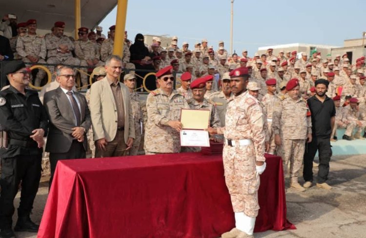 المنطقة العسكرية الثانية تهنئ خريجي الدفعة الثالثة الجامعيين من الكلية الحربية بعدن