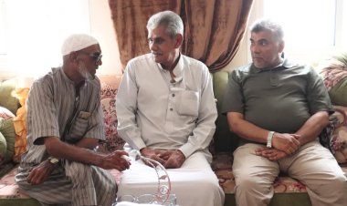 مدير الأمن والشرطة بساحل حضرموت يؤدي واجب العزاء في وفاة الإعلامي شريف أحمد بافضل