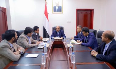 رئيس الوزراء يترأس اجتماعاً حكومياً لمتابعة إجراءات حل مشكلة انقطاعات الكهرباء وتخفيف معاناة المواطنين