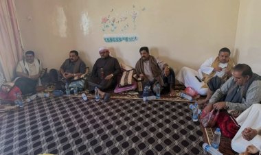 مدير أمن شبوة يؤدي واجب العزاء في الفقيد زياد ناصر البحري