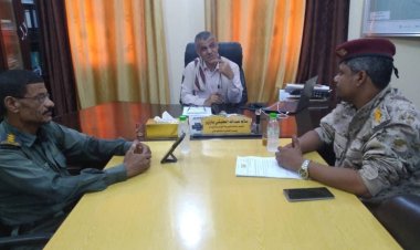 اللجنة الأمنية بمديرية غيل باوزير تُقر خطة عيد الأضحى وتدعو لتعاون مجتمعي واسع