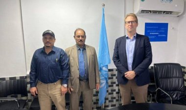 محافظ الضالع يبحث مع منسق الأمم المتحدة لقطاع الألغام خطر الألغام بعد فتح طريق صنعاء – الضالع – عدن