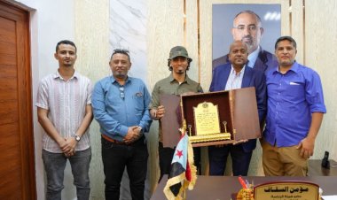 السقاف يكرم الخليفي بمناسبة فوزه برئاسة الاتحاد العربي للرياضات المائية