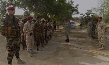 قائد لواء الريان بالمنطقة العسكرية الثانية يؤدي صلاة عيد الأضحى المبارك بين منتسبي اللواء ويتبادل التهاني معهم