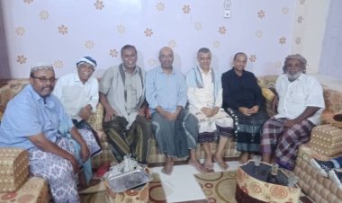 المدير العام لمديرية غيل باوزير يزور مدير مشروع النظافة بن دحمان لمعايدته والاطمئنان على صحته