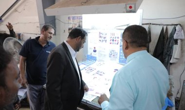 وزير التربية يطّلع على سير العمل بمطابع الكتاب المدرسي في حضرموت خلال إجازة عيد الأضحى