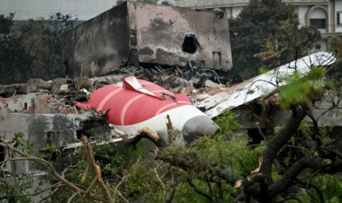 فرق البحث والإنقاذ تواصل تمشيط موقع تحطّم الطائرة في الهند