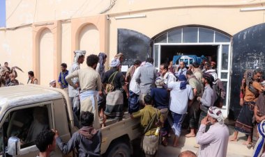 تشييع جثمان شقيق رئيس انتقالي شبوة الفقيد حسين علي لسود بن صلفوح بمدينة عتق