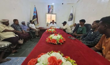 رئيس تنفيذية انتقالي سقطرى يلتقي بعدد من القيادات السياسية والعسكرية ويؤكد أهمية التلاحم المجتمعي