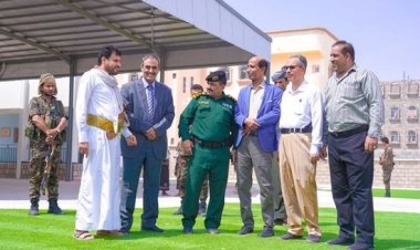 هشلة يتفقد موقع مشروع إنشاء روضة الأطفال في عتق