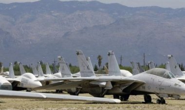 الجيش الإسرائيلي يعلن تدمير 3 طائرات إف 14 وسط إيران