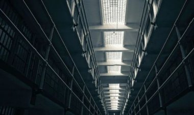 الجيش الإسرائيلي يعلن استهداف أشهر سجون إيران