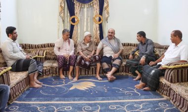 مدير تربية محافظة حضرموت (الساحل) يزور عدداً من رواد التعليم بمديرية غيل باوزير