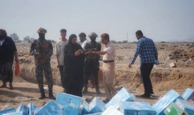 نيابة الصناعة والتجارة تتلف 650 كرتون منتجات منتهية الصلاحية بالعاصمة عدن