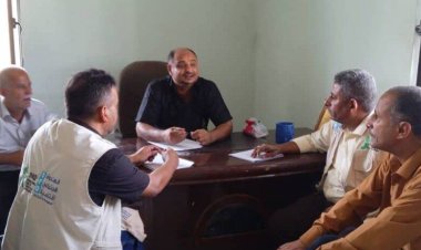 مأمور مديرية الضالع يناقش الاحتياجات الزراعية مع الصندوق الاجتماعي للتنمية