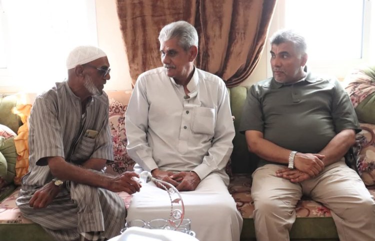 مدير الأمن والشرطة بساحل حضرموت يؤدي واجب العزاء في وفاة الإعلامي شريف أحمد بافضل