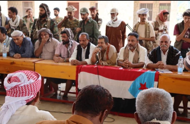 رئيس تنفيذية انتقالي أبين يعقد لقاء موسعاً مع شخصيات سياسية وأمنية واجتماعية ومشايخ لودر