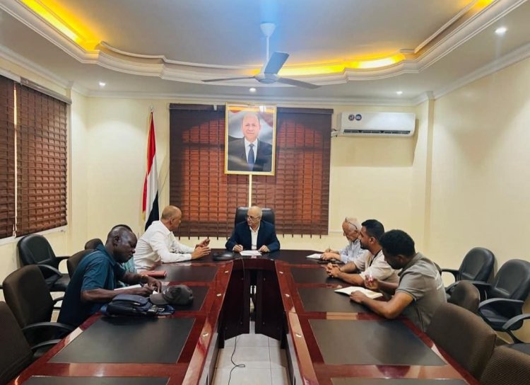 وزير المياه والبيئة يبحث مع منظمة سمارتيان بيرس تدخلاتها في قطاع المياه