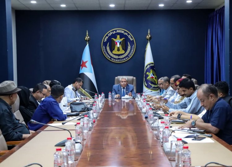 الهيئة السياسية تبحث التحديات السياسية والخدمية وتحذر من استغلال معاناة المواطنين