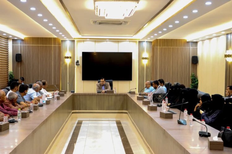 الوزير السقطري يطلع على نشاط الهيئة العامة للمصائد السمكية في خليج عدن