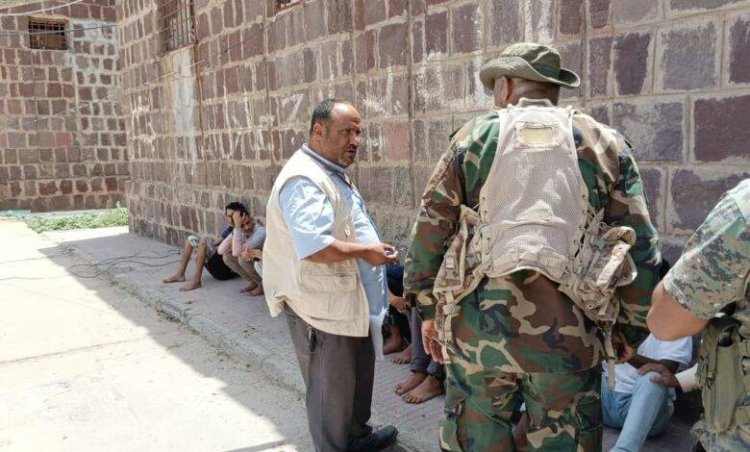 نائب رئيس اللجنة التنسيقية لمشروع “عدالة الأحداث” بالضالع يزور السجن المركزي