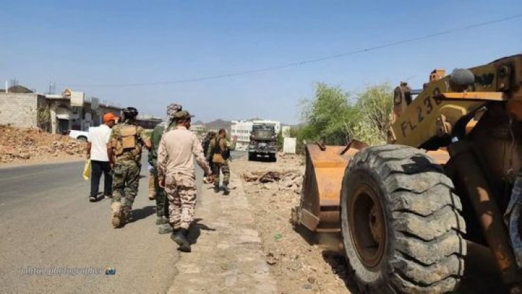 حملة لإزالة العوائق بالخط الرئيسي الرابط بين قعطة ومريس