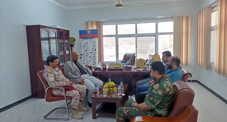 اجتماع موسع في هيئة مصائد البحر العربي يبحث الانتهاكات التي يتعرض لها الصيادين.