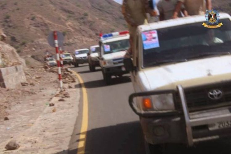 أبناء الضالع يشيعون جثمان الشهيد أحمد ناجي بموكب جنائزي