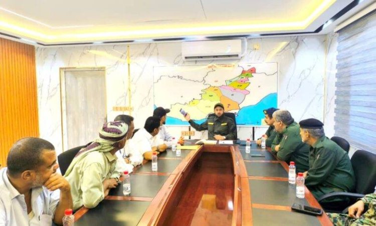 مدير أمن لحج يعقد اجتماعًا مع لجنة مكافحة تهريب المشتقات ويقر خطوات حازمة ضد المحطات المخالفة