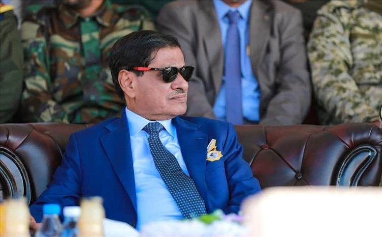 اللواء البحسني يهنئ أبناء الوطن بالعيد ويوجه رسالة لرئيس الحكومة: إصلاحات اقتصادية جادة ومواجهة الفساد بقرارات لا تحتمل التأجيل