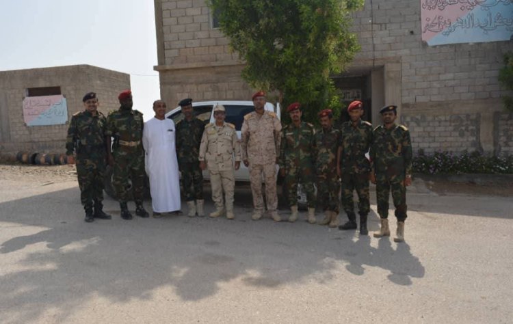 رئيس شعبة النقل  بالمنطقة العسكرية الثانية و قائد معسكر القيادة يقومان بزيارة  الكتيبة الخاصة لتقديم التهاني بعيد الأضحى المبارك