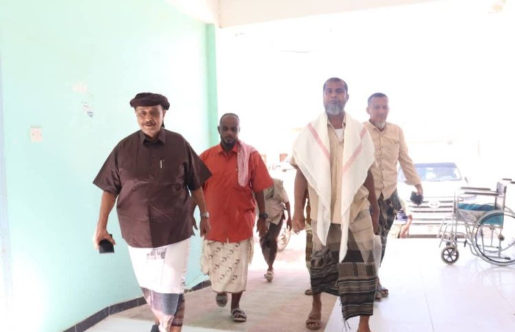 تنفيذية انتقالي سيحوت تنفذ زيارة عيدية لمستشفى سيحوت العام.