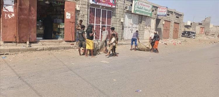 استمرار حملة النظافة الشاملة في مدينة شقرة بأبين