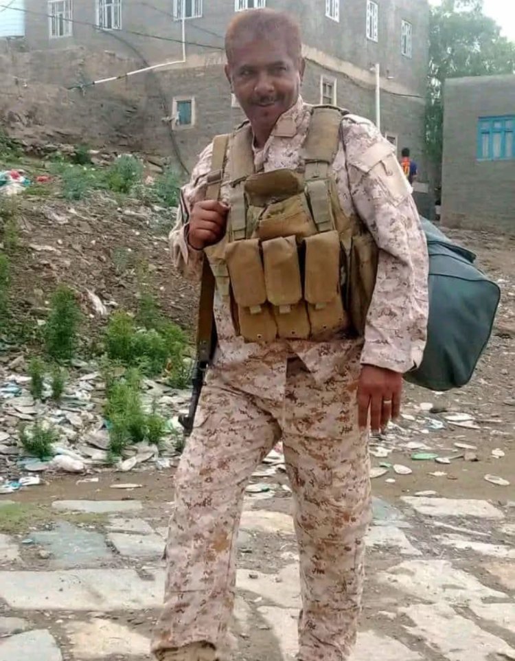 رئيس تنفيذية انتقالي شبوة يُعزي في استشهاد الجندي محمد صالح حسين البيقري