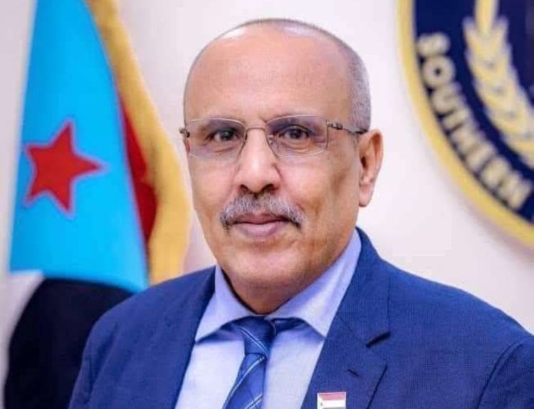 الكثيري يُعزَّي في وفاة عضو الجمعية الوطنية الدكتور سالم ناصر بن سريع