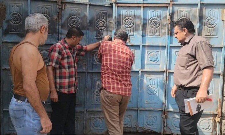 إغلاق أحد معامل المياه المخالفة في مديرية المنصورة بالعاصمة عدن