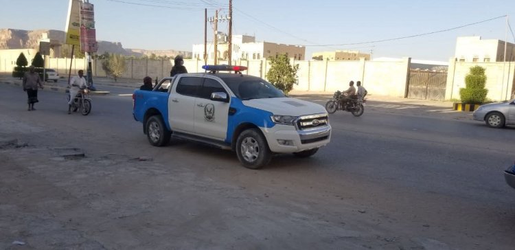 شرطة سيئون تضبط متهمين بسرقة عدد 35 بطارية وتستعيد دراجة نارية مسروقة