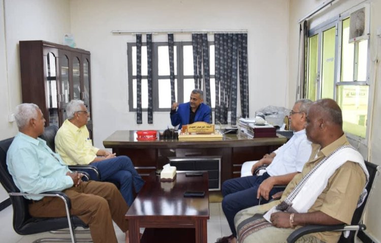 السلطة المحلية بحضرموت تنفذ نزولات ميدانية في أول أيام الدوام الرسمي عقب عيد الأضحى