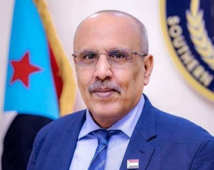 الكثيري يُعَّزي في وفاة القاضي والمقدم محمد علي بن طالب