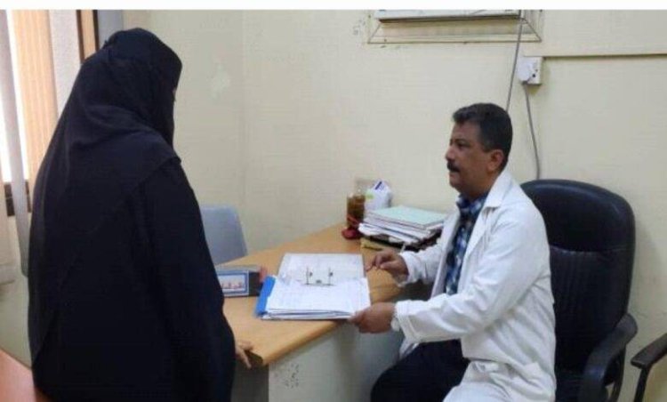 مدير مكتب الصحة والسكان بالتواهي يشيد بانضباط الموظفين في أول يوم دوام