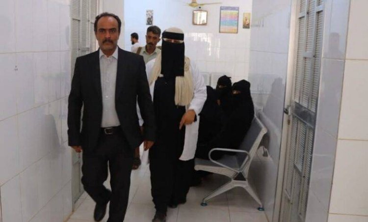 مدير عام خورمكسر يتفقد سير العمل في المجمع الصحي بالمديرية