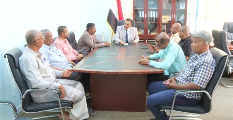 الأمين العام لمحلي حضرموت يلتقي قيادة فرع اتحاد كرة القدم ويطّلع على التحضيرات للدورة الآسيوية للمدربين وبطولة كأس حضرموت التاسعة