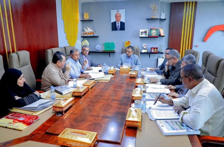اجتماع برئاسة وزير الدولة محافظ عدن يناقش خطة أداء صندوق النظافة للعام الجاري